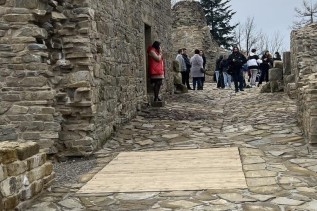 W weekend można zwiedzać ruiny zamku w Lanckoronie. Co zobaczą turyści?