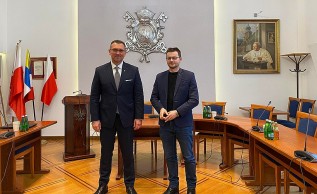 Konsul generalny Ukrainy Wiaczesław Wojnarowski spotkał się z burmistrzem Bartoszem Kalińskim