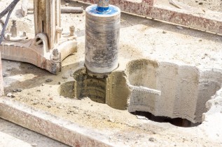 Wycinanie konstrukcji betonowych - jak to zrobić?