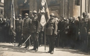 Poświęcenie sztandaru 12 Pułku Piechoty w Wadowicach w 1924 roku. Fot. ze zbiorów Muzeum Tradycji Niepodległościowej 12 p. p. 